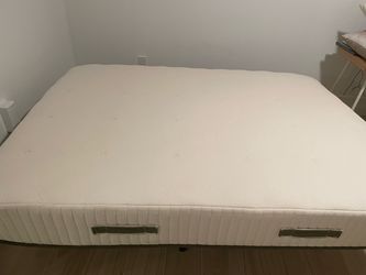 Avocado Green Mattress – Full Size – Excellent Condition
