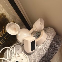 Ring Flood Light Cam 