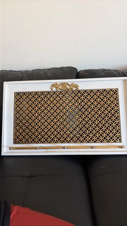 Gold and white metallic key holder