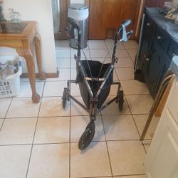 Three-wheel Swivel Walker