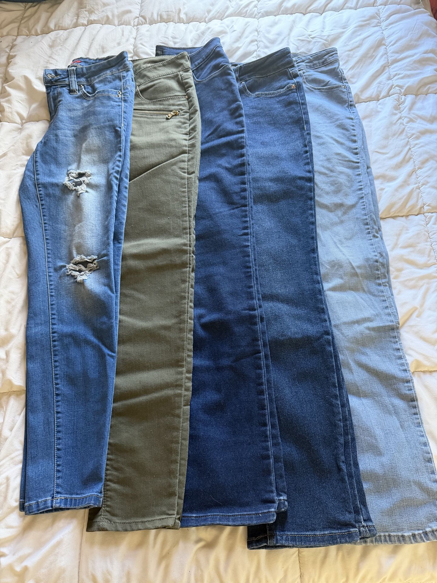 Ladies Jeans - size 4 lot
