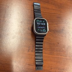 Apple Watch Ultra 2 titanium 49mm
