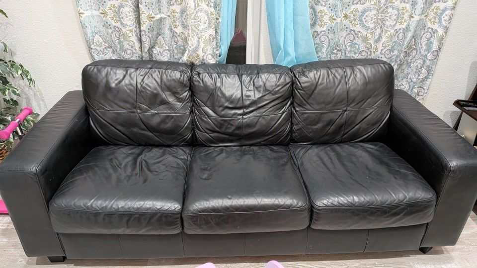 Black leather Sofa