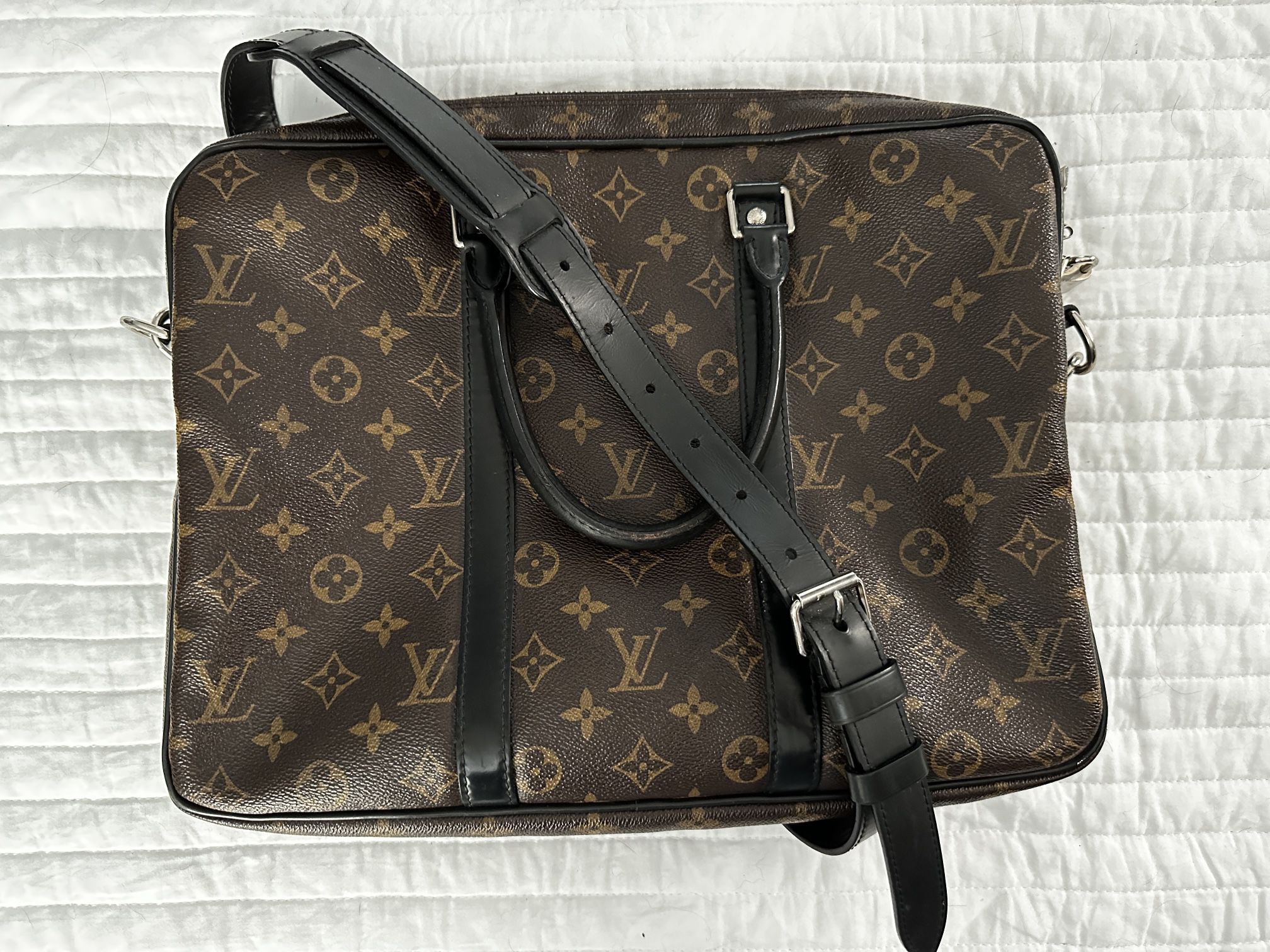 Louis Vuitton Bag (Authentic) 