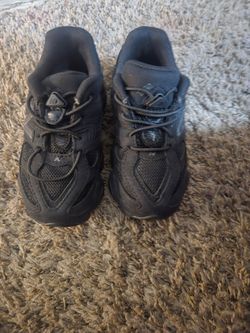 TODDLER NEW BALANCE SIZE 9