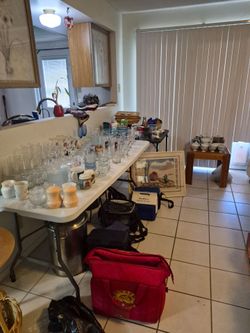 Moving Sale, Indoor