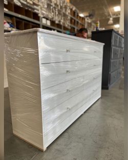 8 drawers dresser / Eight drawers dresser / Cajonera 8 gavetas / Comoda