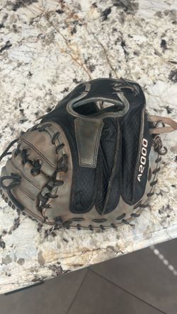 A2000 Catchers Glove 33.5”