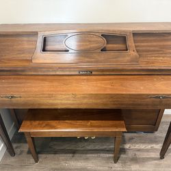 All working Baldwin Piano with chair