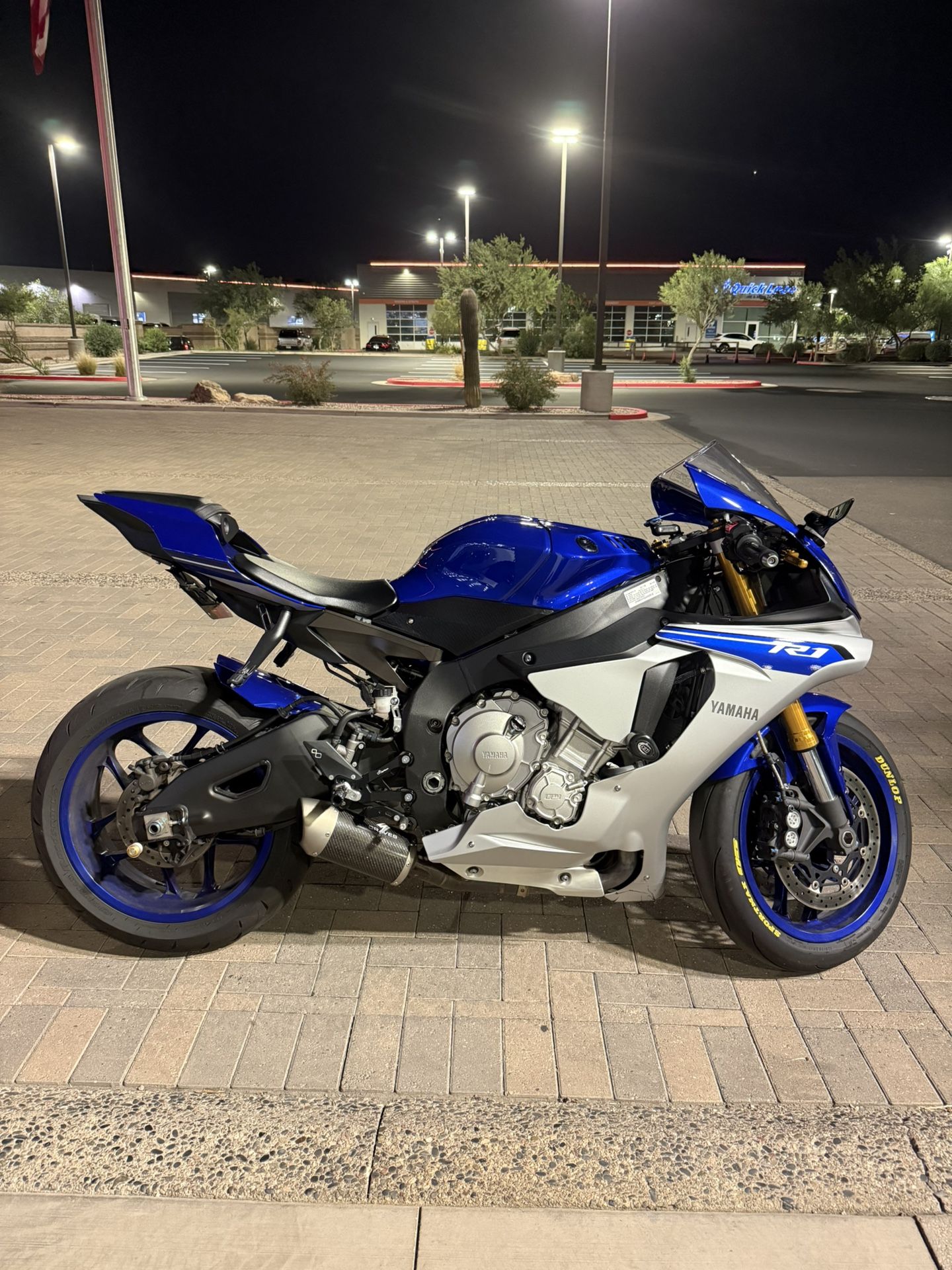 Yamaha R1