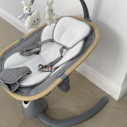 Baby Swing with cry detection