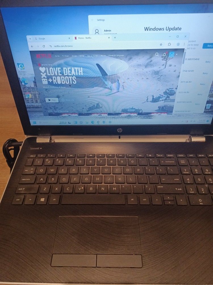 HP 15-bs0xx Laptop 2.50GHz Core i5-7200U 8GB-RAM 256GB SSD Touch Screen, has a new battery. AC adapter