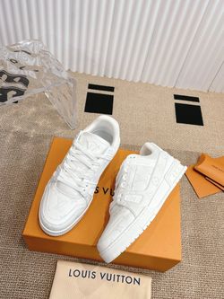 Loui v  shoes size 11