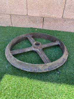 Vintage Cast Iron Industrial Wheel / Flywheel ā Heavy