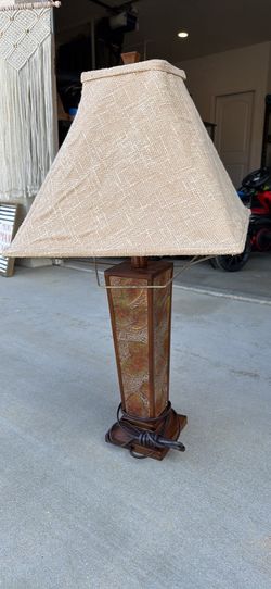 Table lamp