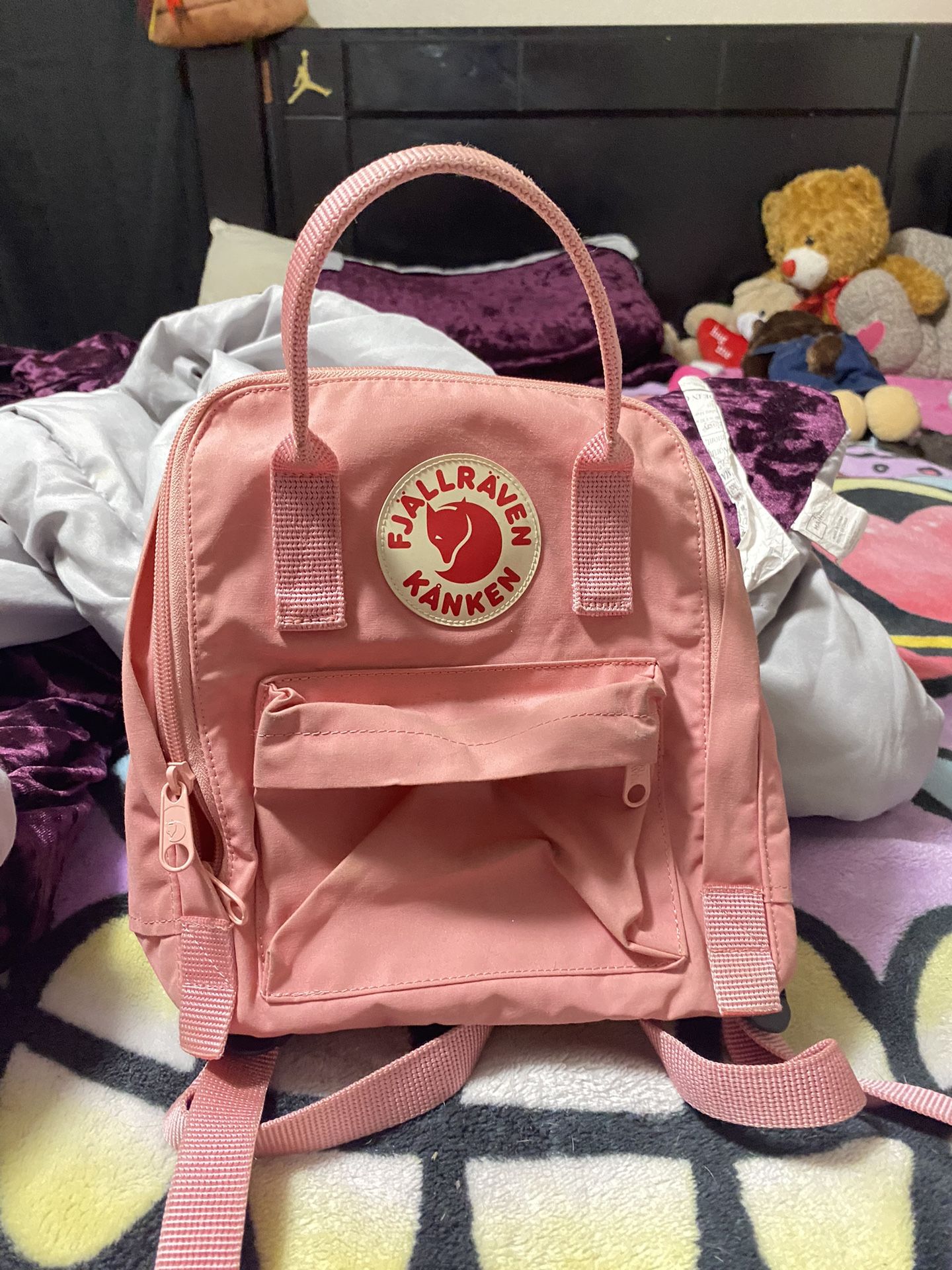 Mini pink Fjällräven backpack