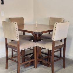 Table + 4 Chairs Set