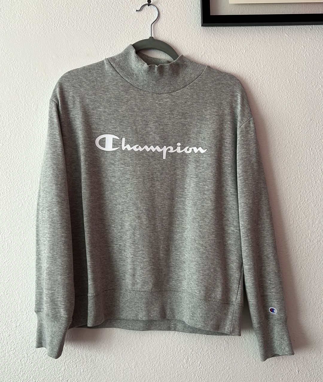 Champion Long Sleeve Sweatshirt 