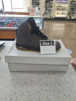 Nike 807617-007 Shoes Size 7