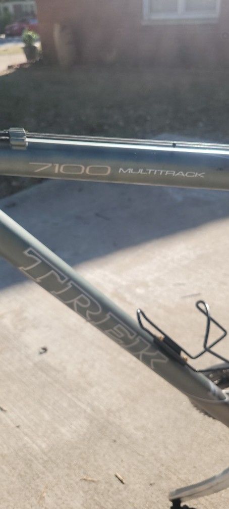 TREK BIKE 7100 MULTITRACK 