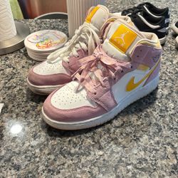 Pink Jordan 1