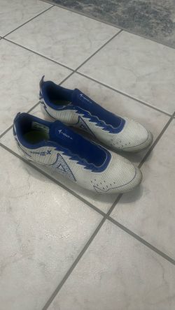 Boys Cleats 7 1/2