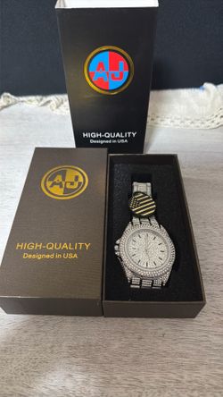 Men’s watch iced out