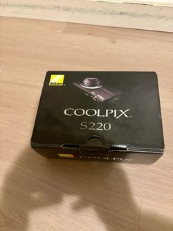 Nikon Coolpix digital camera S220