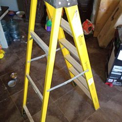 Husky 6foot Fiberglass Ladder 
