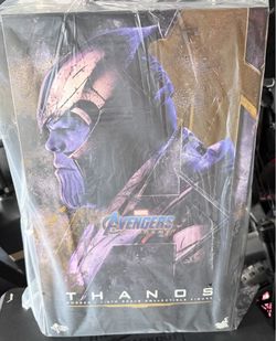 Hot Toys Thanos Avengers Endgame 1/6 Scale Figure