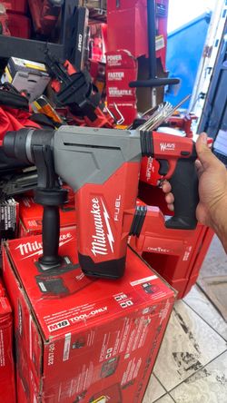 Milwaukee M18 FUEL Rotary Hammer Drill