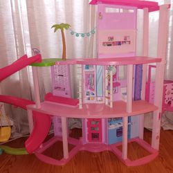 Barbie Dream House 