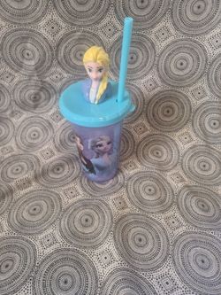 Frozen head cup w/ straw
