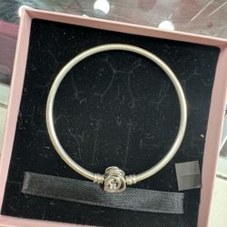 pandora bracelet 