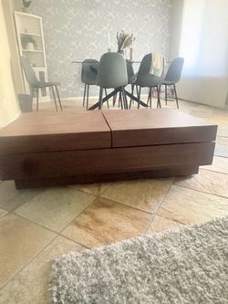 Storage coffee table