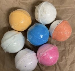 Natural bath bombs 7 different flavors