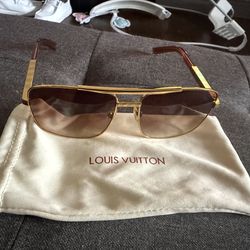 Louis Vuitton sun glasses