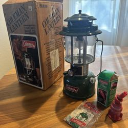 Vintage Coleman Lantern 220K195 With Accessories 