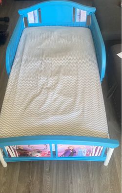 Disney Frozen Toddler Bed Frame with matress