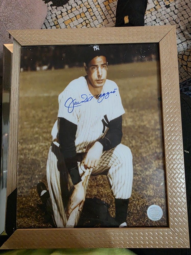 Autographed Photos Memorabilia 