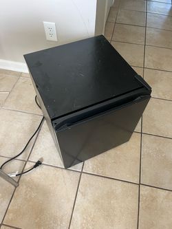 Mini fridge