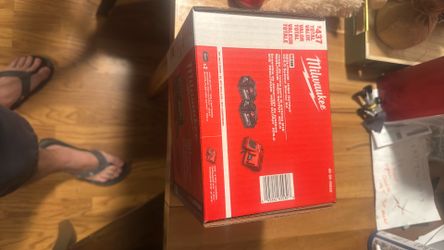 2 Milwaukee High Output 6 Hour Battery And Charger