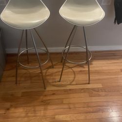 2 Bar Stools