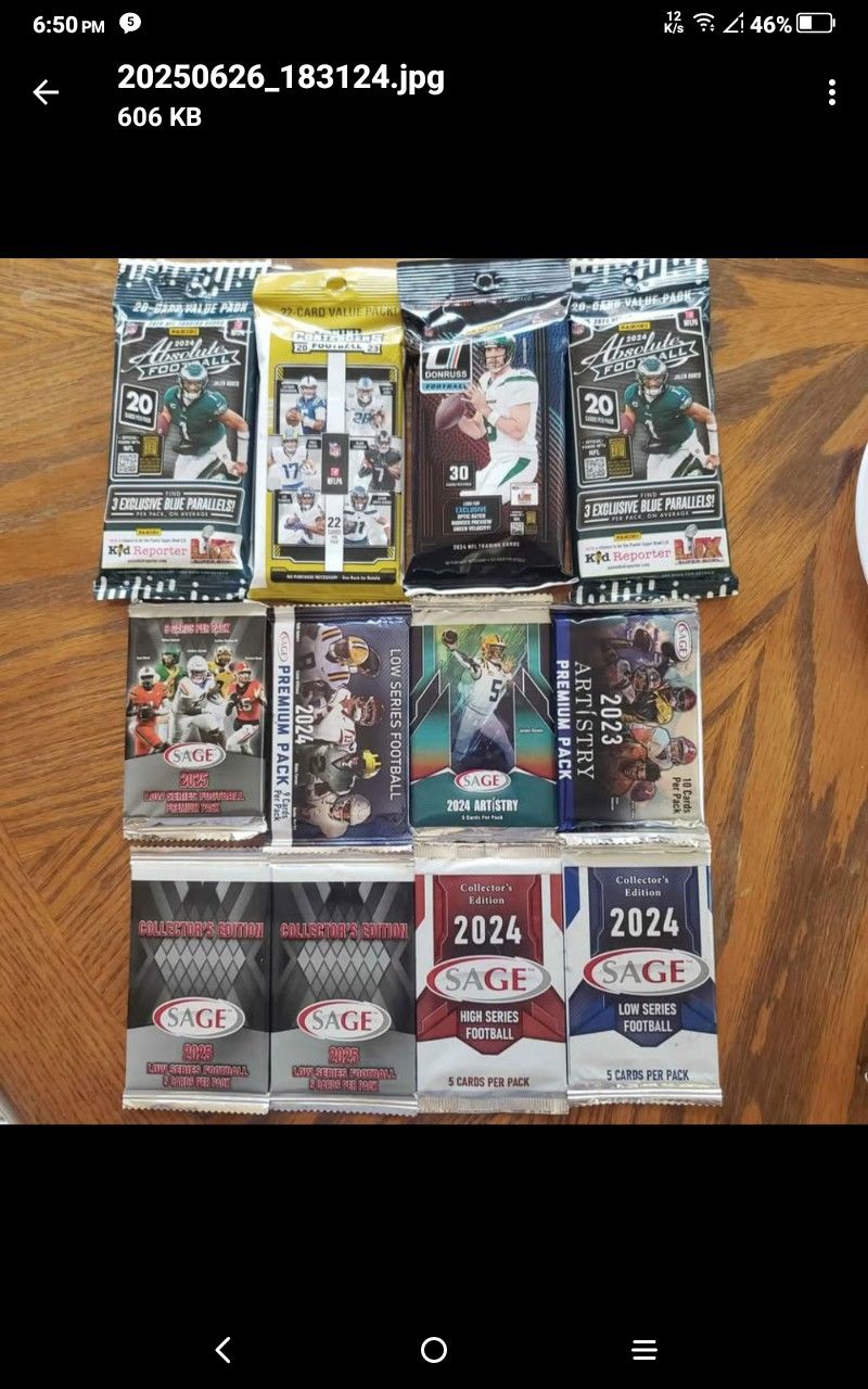 12 PACK OF NFL FOOTBALL PACKS LOT