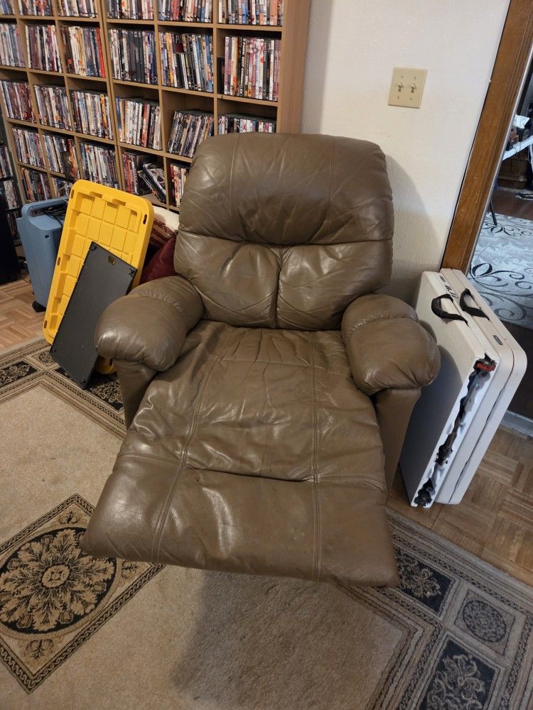 Set Of 2 Faux Leather Recliners