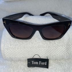 Woman’s Sunglasses 