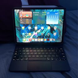iPad Pro 11 Inch 2018 With Apple Pencil And Apple Keyboard 