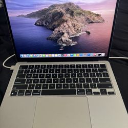 2022 Apple MacBook Air 