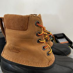 Sorel Winter Duck Boots Almost New Excellent  Size 4