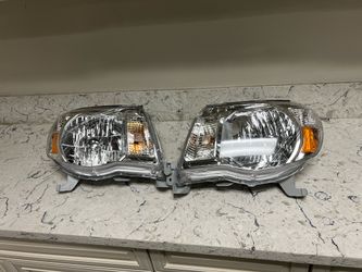 Toyota Tacoma 2005-2011 Headlights Pair Set Left & Right New In Box